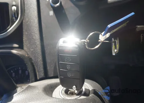 2020 Kia Sportage Lx z USA, uszkodzony, nr VIN KNDPMCAC4L7767312